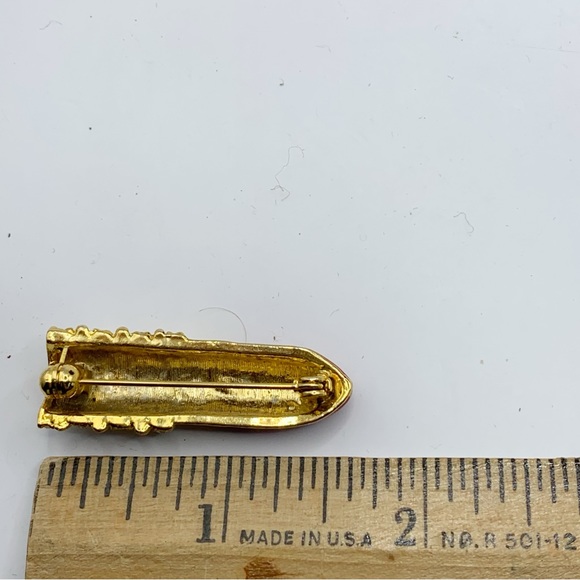 Lipstick brooch pin kitschy gold tone with rhinestone and dark pink enamel - Picture 4 of 4